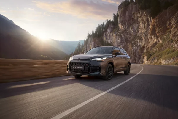 TOY_COROLLA_CROSS_2025_HUB_IMG_CX0016a_Medium-Landscape toyota corolla cross
