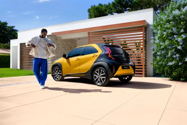 AYX0003_GR_26 toyota aygo x